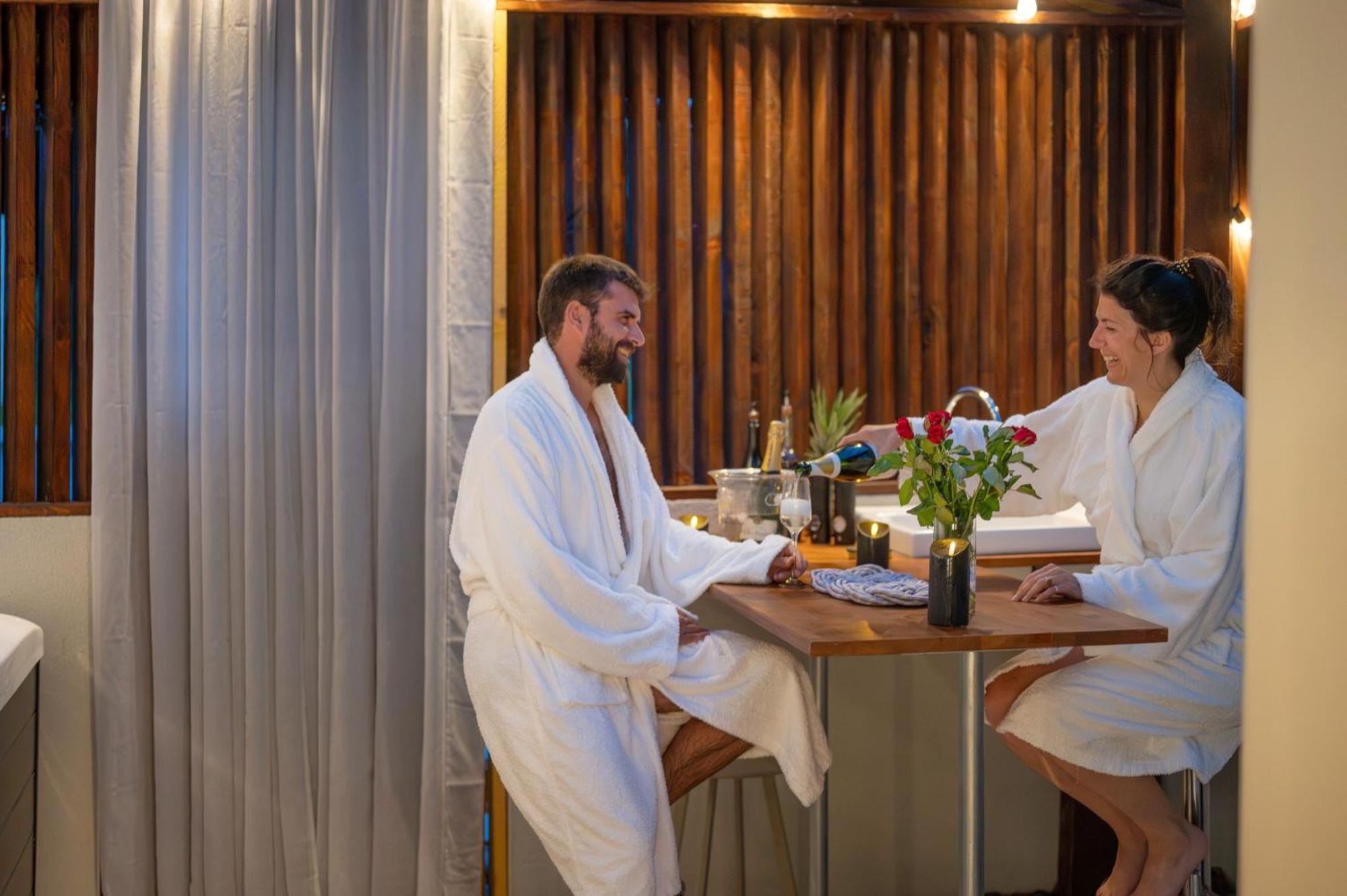 Yanna Lodge, Gite Classe 4 Etoiles Avec Spa Couvert Entierement Arrest Eksteriør bilde